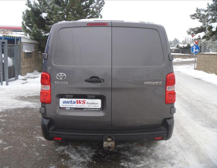 Toyota ProAce 6