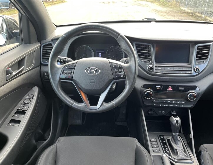 Hyundai Tucson SUV 2,0 l 100 kw