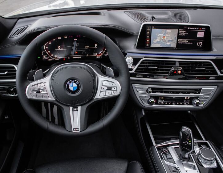 BMW Řada 7 24
