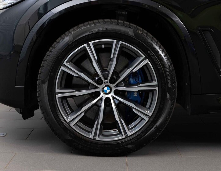 BMW X5 SUV / Terénní 3,0 l 250 kw