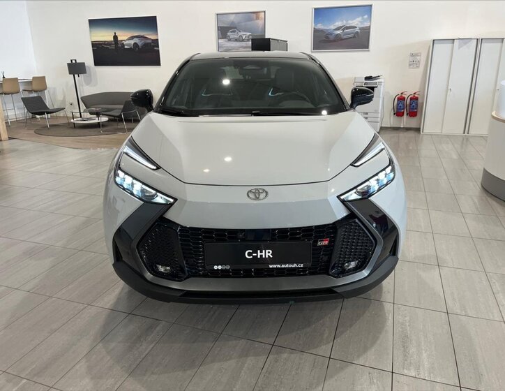 Toyota C-HR SUV 2,0 l 144 kw
