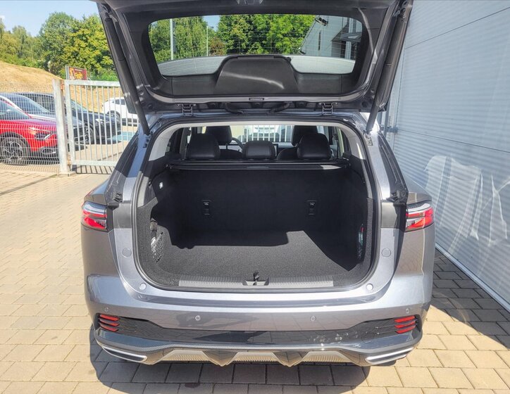 MG HS SUV / Terénní 1,5 l 125 kw