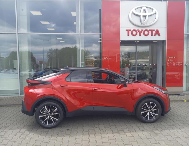 Toyota C-HR 6