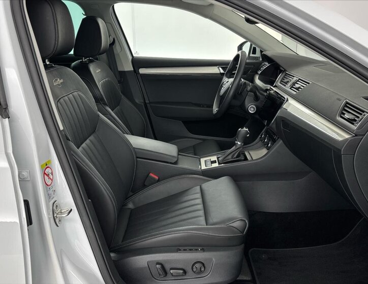 Škoda Superb Sedan / Limuzína 1,4 l 160 kw