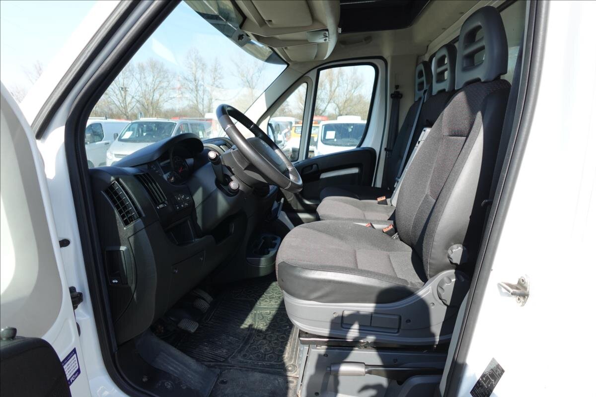 Peugeot Boxer Valník 2,2 l 121 kw