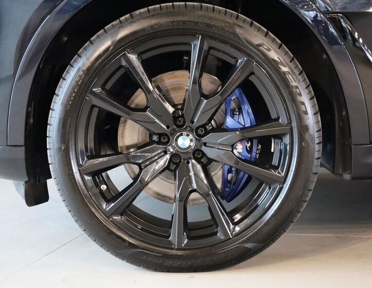 BMW X7 SUV / Terénní 3,0 l 259 kw