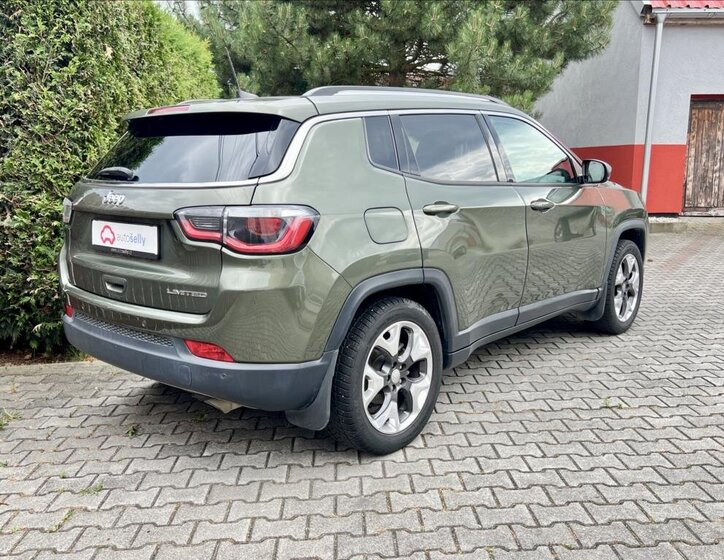 Jeep Compass SUV / Terénní 1,4 l 103 kw