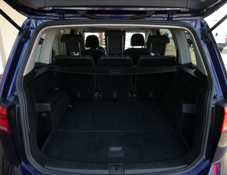 Volkswagen Touran MPV 1,2 l 81 kw