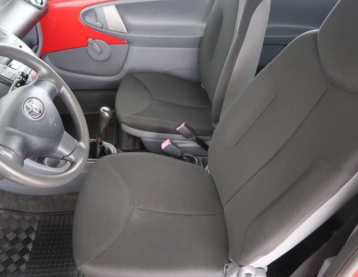 Toyota Aygo Hatchback 998,0 50 kw