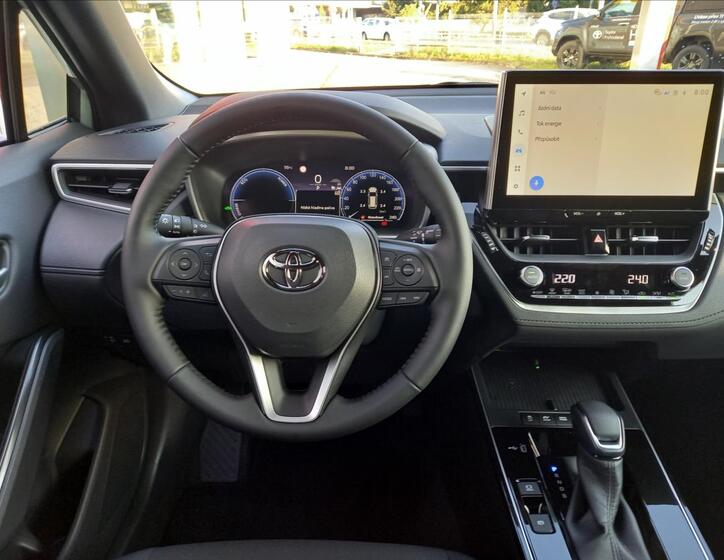 Toyota Corolla Cross 12