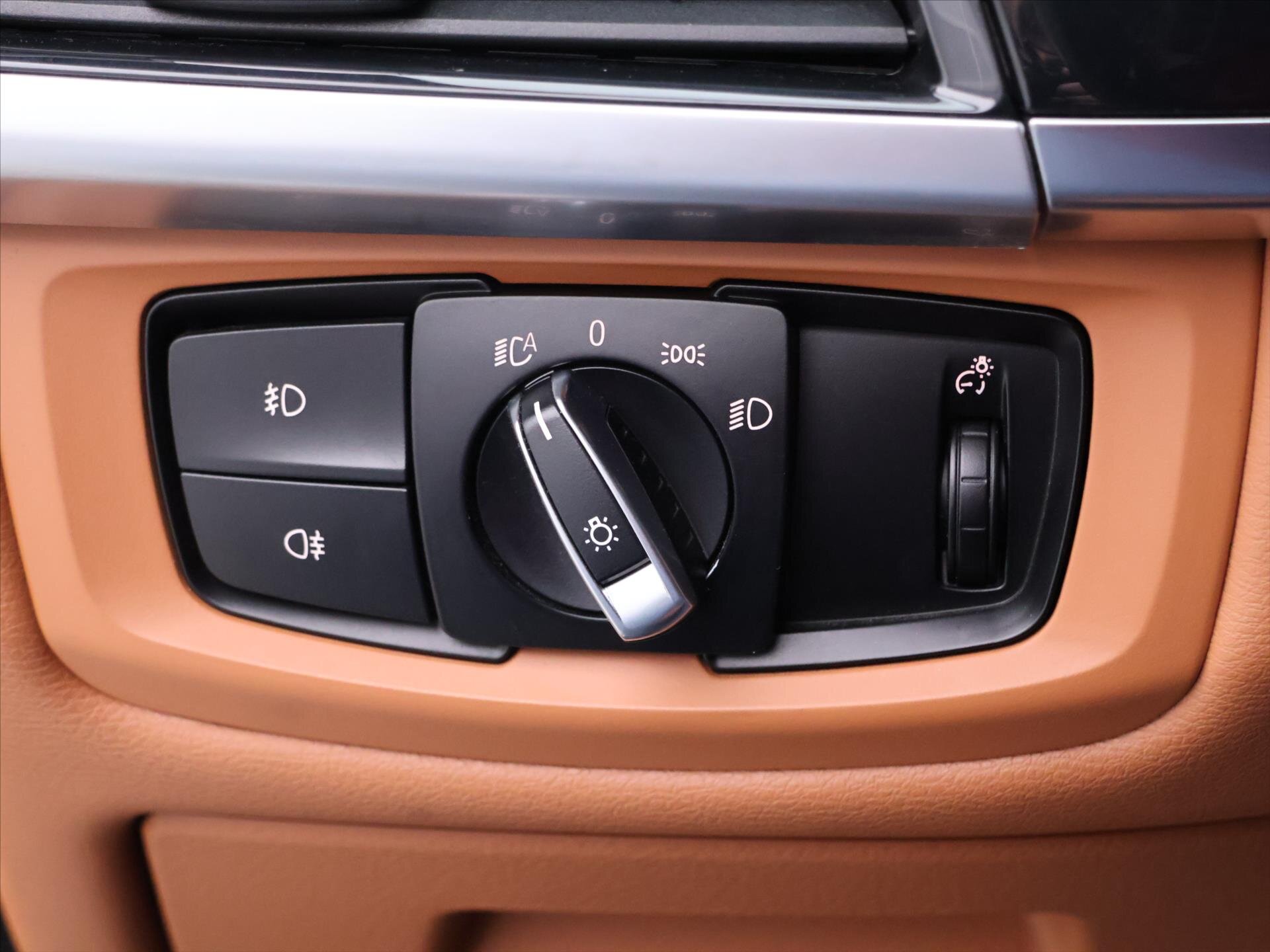 BMW X6 SUV / Terénní 3,0 l 230 kw