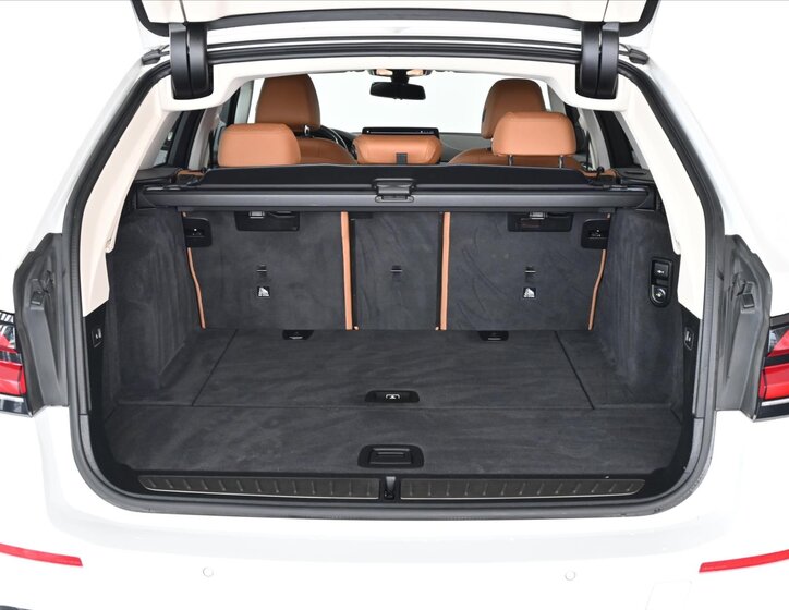 BMW Řada 5 Kombi 3,0 l 210 kw