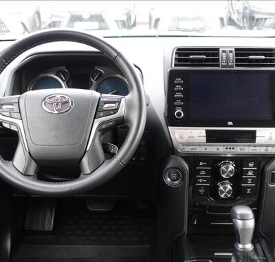 Toyota Land Cruiser 8