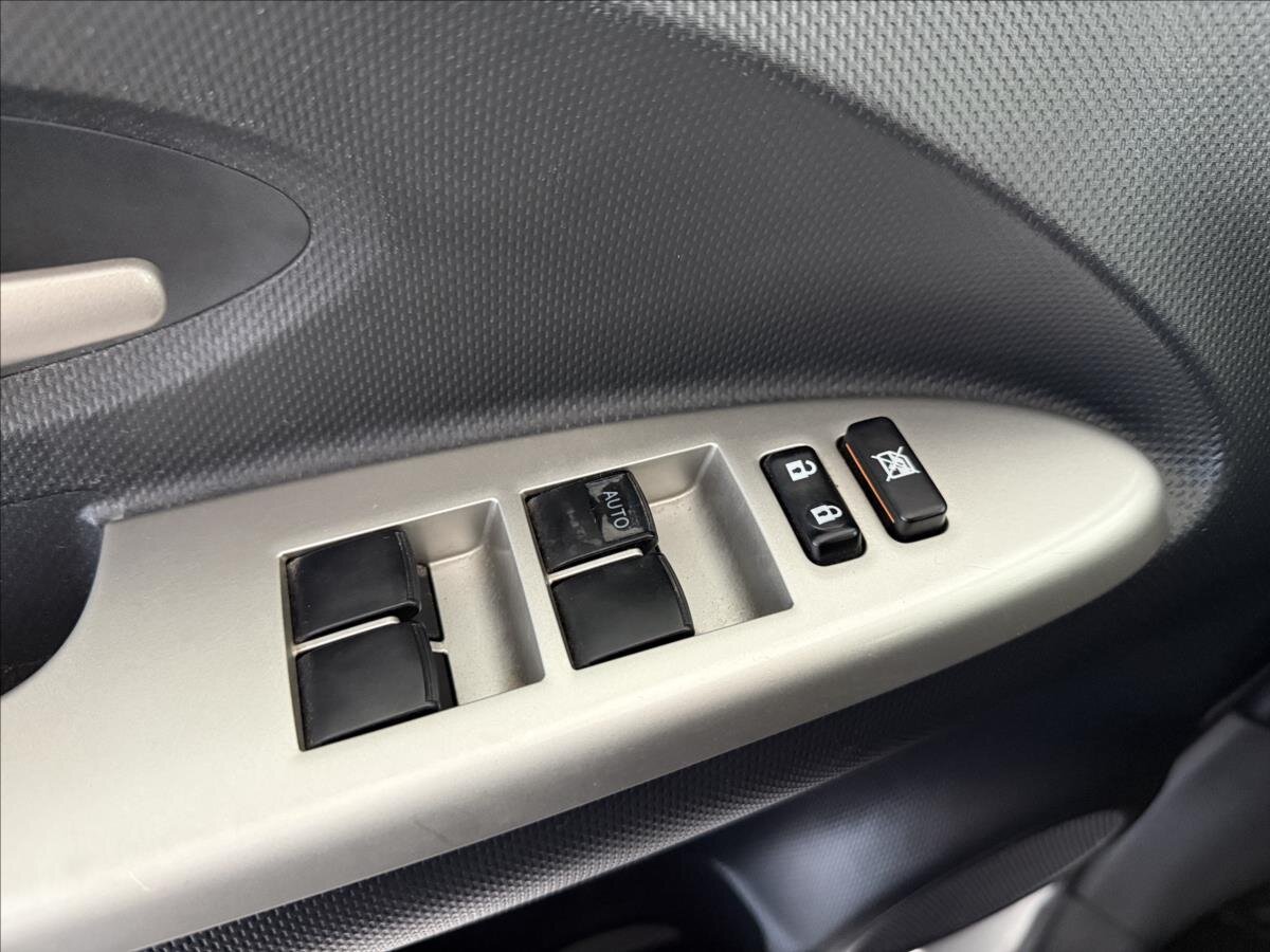 Toyota Urban Cruiser Hatchback 1,3 l 74 kw