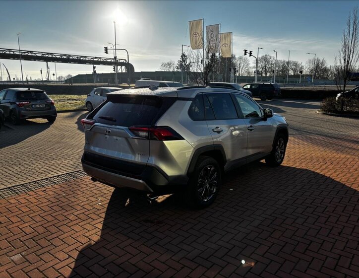Toyota RAV4 SUV / Terénní 2,5 l 163 kw