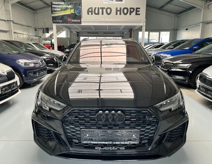 Audi RS4 Kombi 2,9 l 331 kw