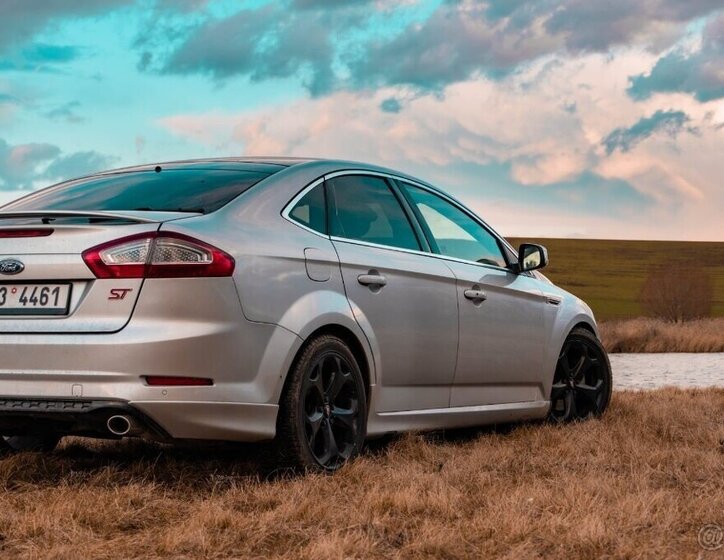Ford Mondeo Liftback 2,2 l 147 kw