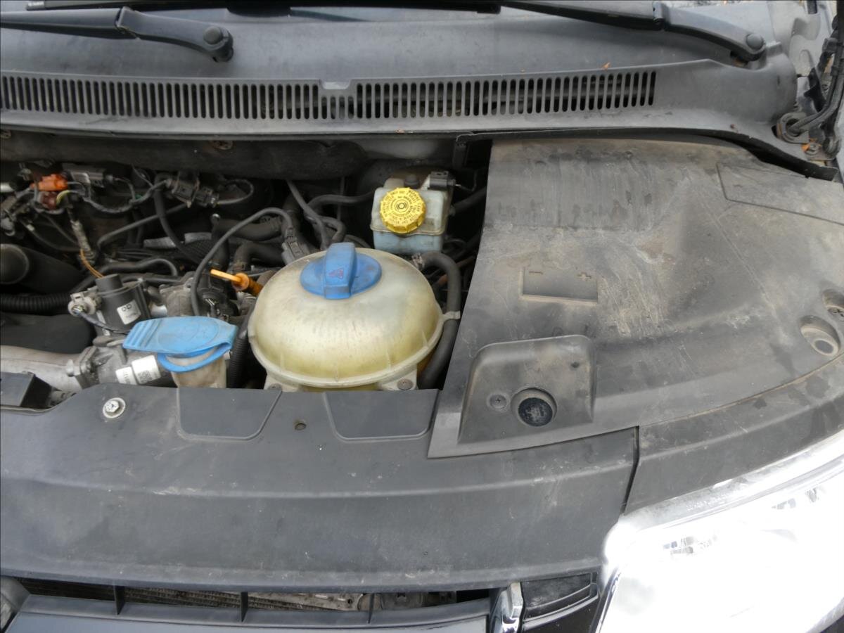 Volkswagen Caravelle Ostatní 2,5 l 96 kw