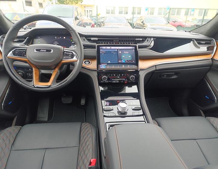 Jeep Grand Cherokee 12