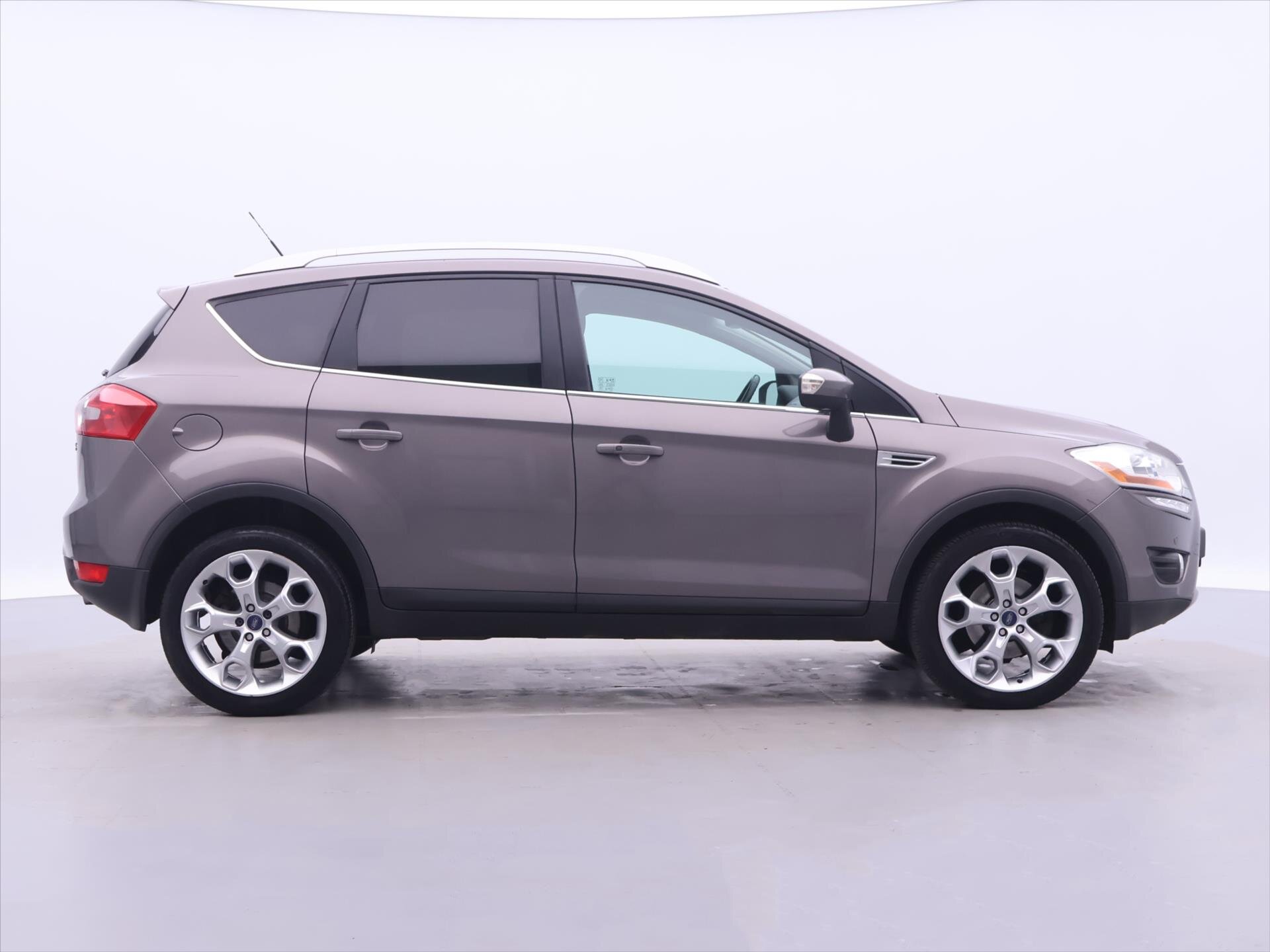 Ford Kuga SUV / Terénní 2,0 l 103 kw