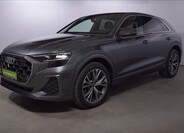 Audi Q8 4