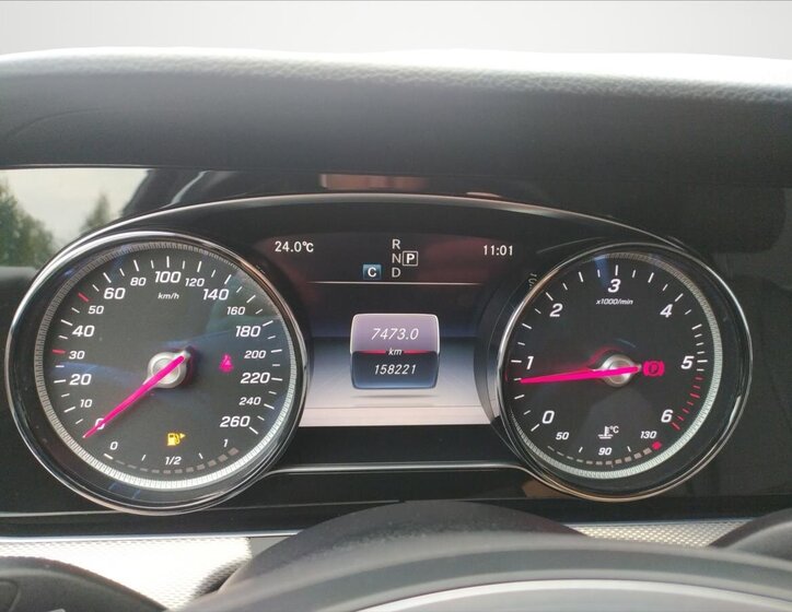 Mercedes-Benz Třídy E 12