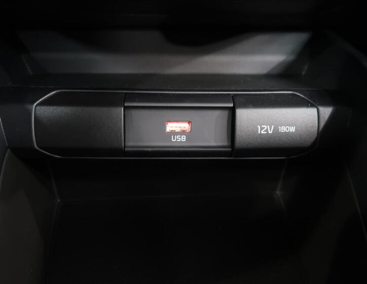 KIA Stonic SUV 1,2 l 57 kw