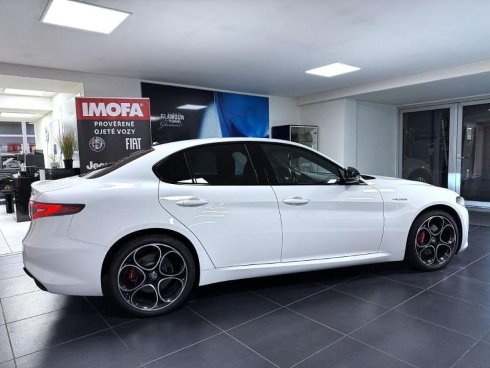 Alfa Romeo Giulia 4