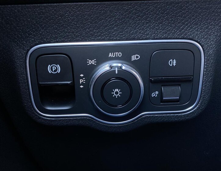 Mercedes-Benz GLB SUV / Terénní 2,0 l 110 kw