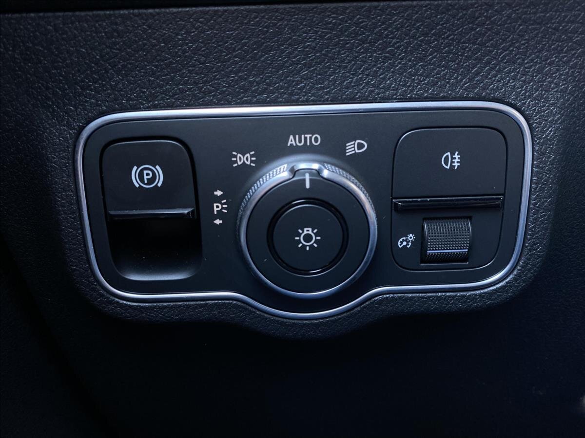 Mercedes-Benz GLB SUV / Terénní 2,0 l 110 kw