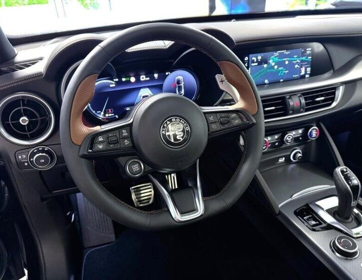 Alfa Romeo Stelvio SUV / Terénní 2,0 l 206 kw