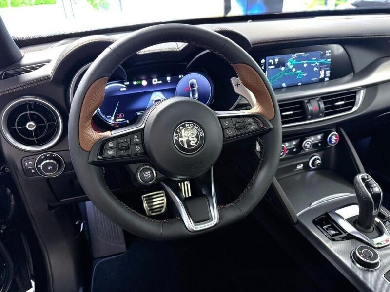 Alfa Romeo Stelvio SUV / Terénní 2,0 l 206 kw