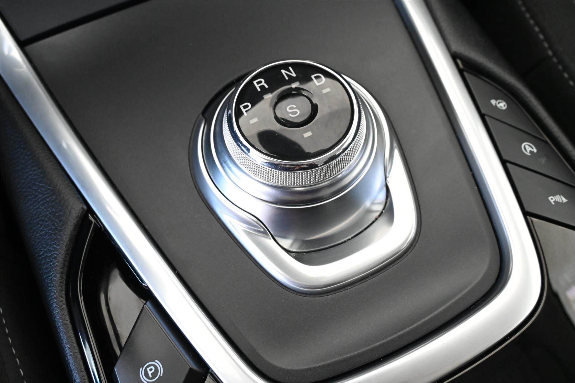 Ford S-MAX MPV 2,0 l 110 kw