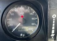 Land Rover Defender 22