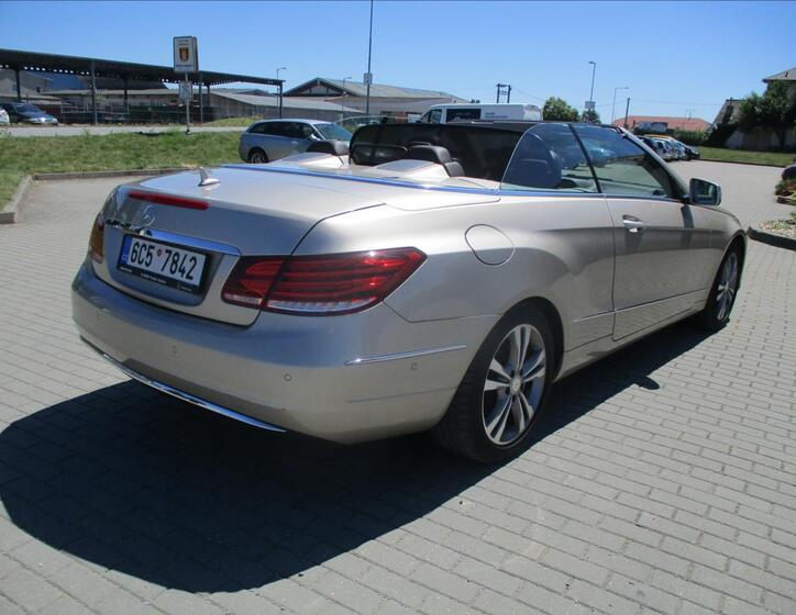 Mercedes-Benz Třídy E 4