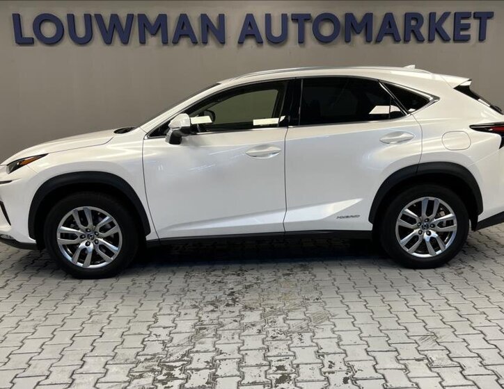 Lexus NX 300h SUV 2,5 l 145 kw