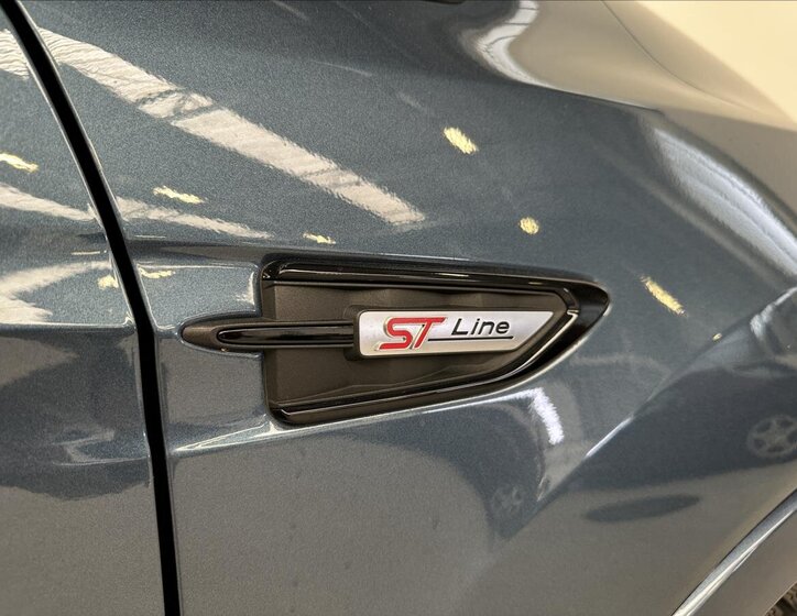 Ford Kuga SUV 1,5 l 110 kw