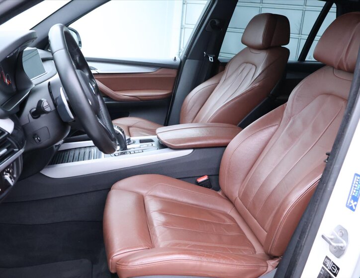 BMW X5 SUV / Terénní 3,0 l 230 kw