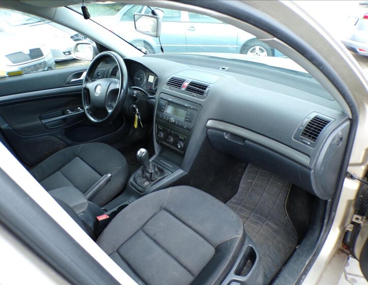 Škoda Octavia Kombi 2,0 l 103 kw