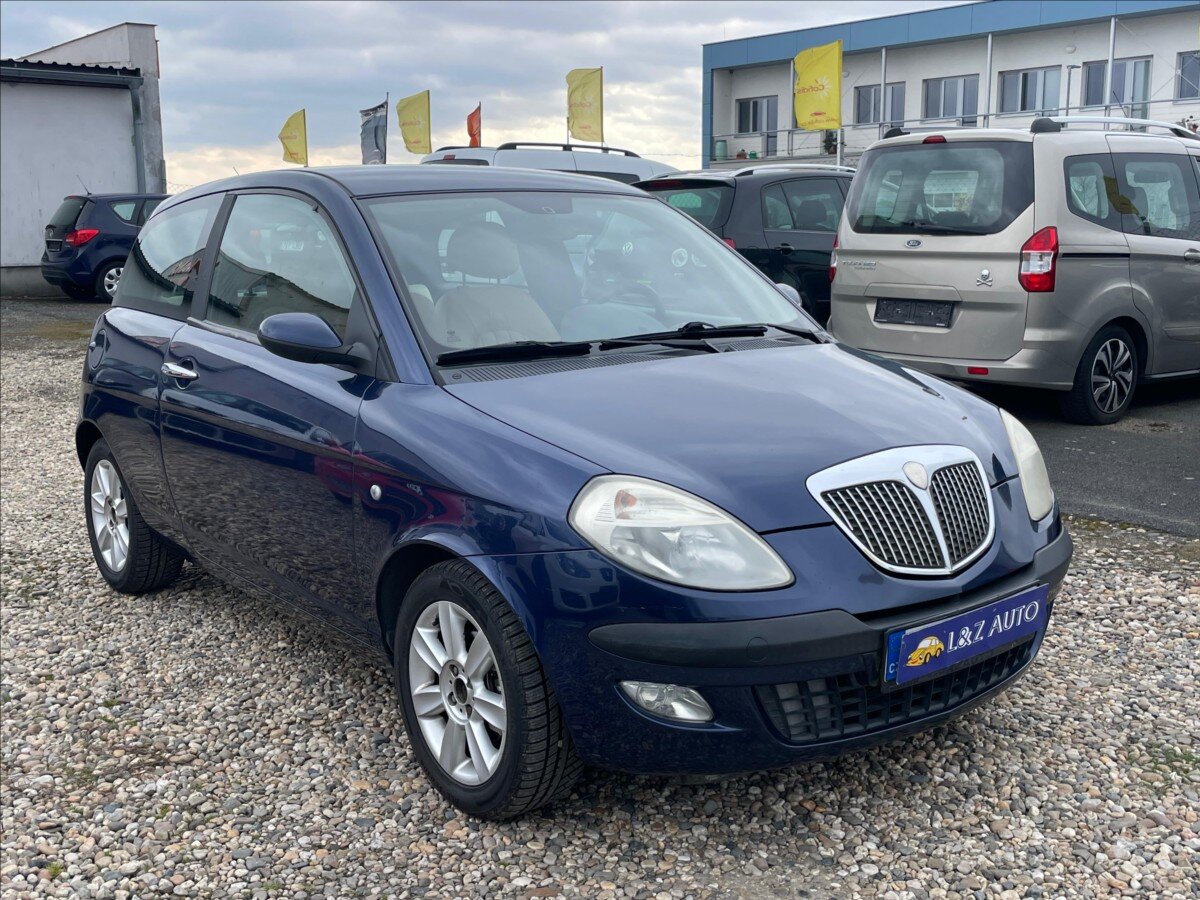 Lancia Y Hatchback 1,2 l 59 kw