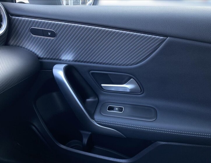 Mercedes-Benz Třídy A Hatchback 1,3 l 120 kw