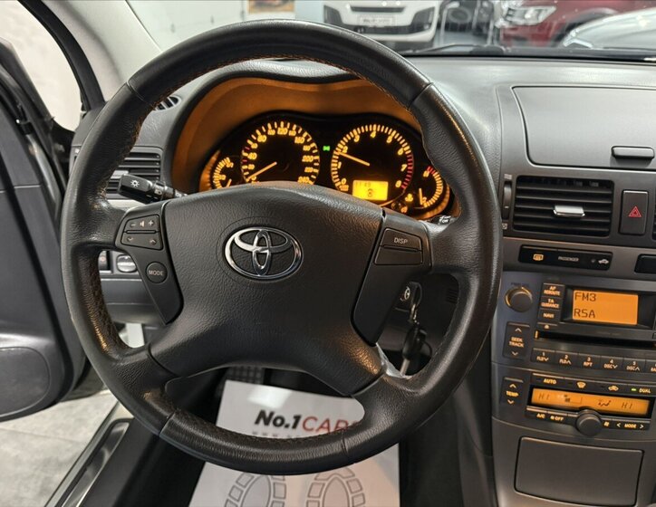 Toyota Avensis Liftback 1,8 l 95 kw