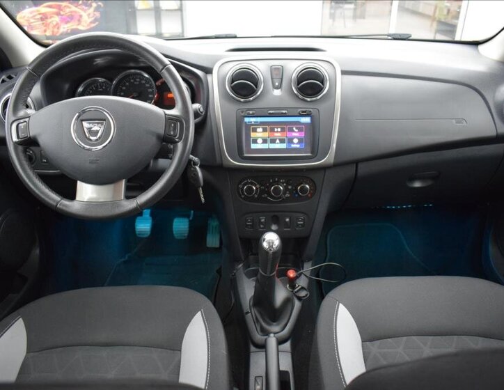 Dacia Sandero 15