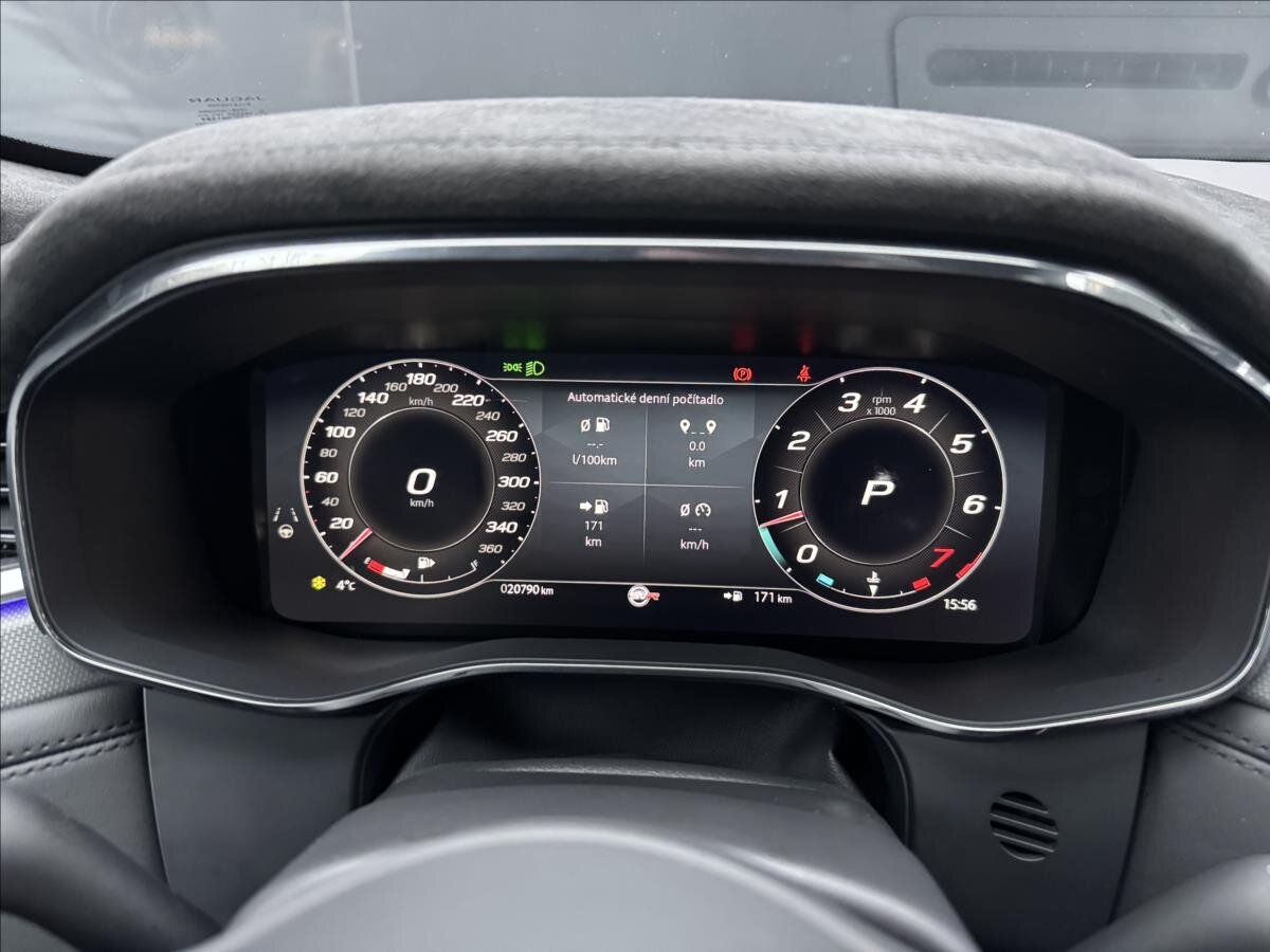 Jaguar F-Pace SUV 5,0 l 405 kw