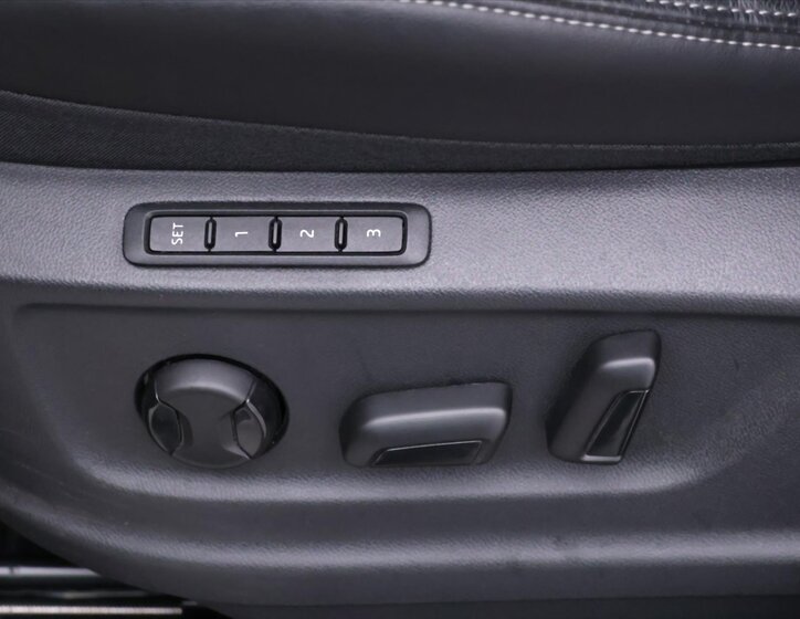 Škoda Karoq SUV / Terénní 2,0 l 110 kw