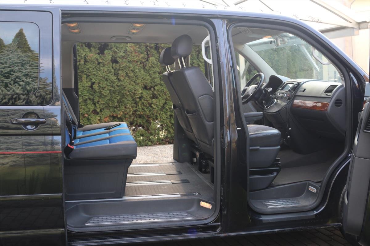 Volkswagen Multivan MPV 2,5 l 128 kw