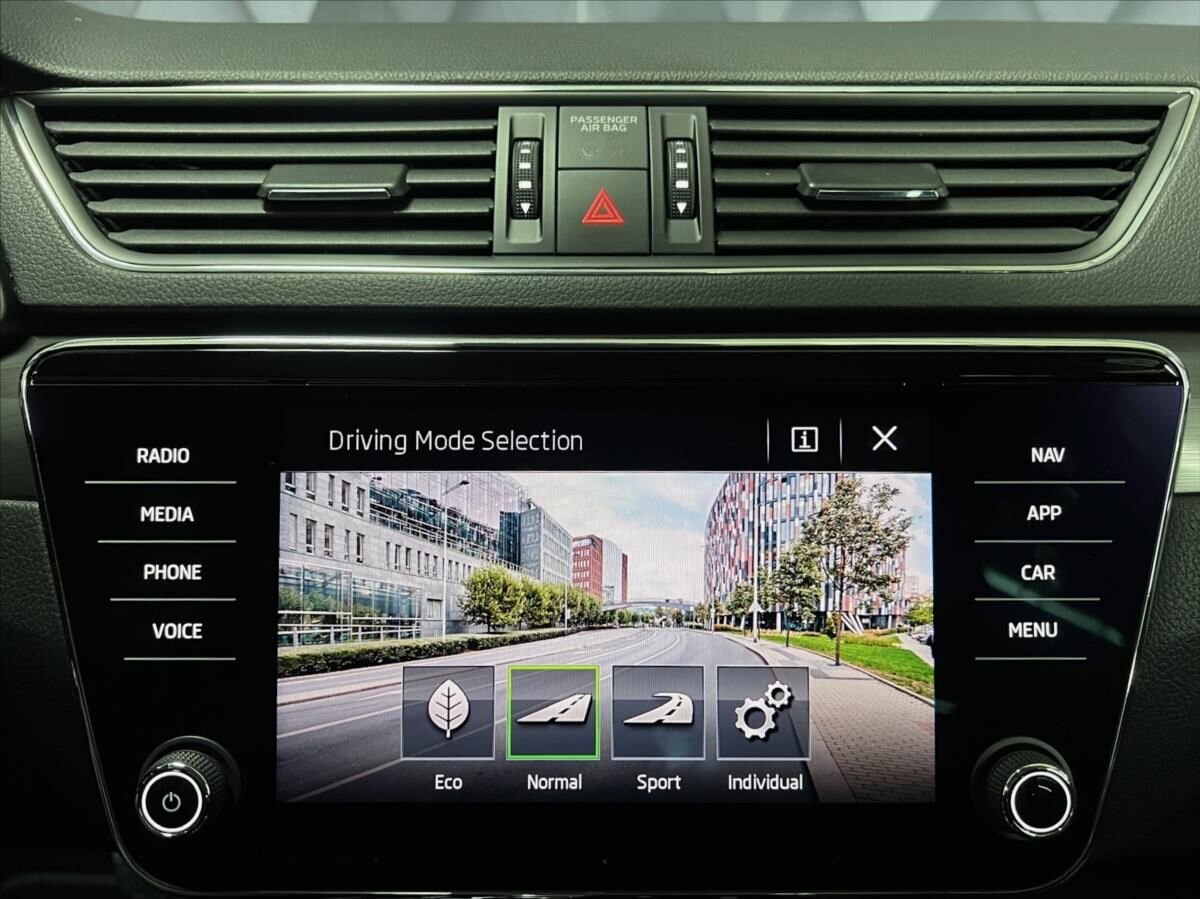 Škoda Superb Sedan / Limuzína 2,0 l 140 kw