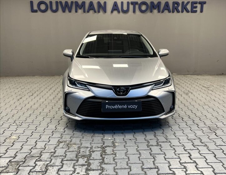 Toyota Corolla Sedan 1,5 l 92 kw