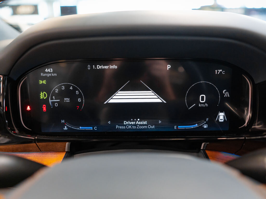 Jeep Grand Wagoneer SUV 6,4 l 351 kw