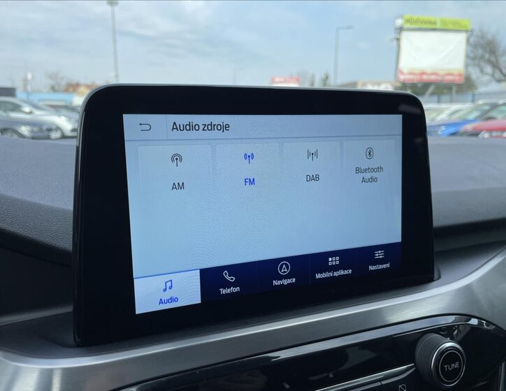 Ford Kuga SUV / Terénní 1,5 l 88 kw